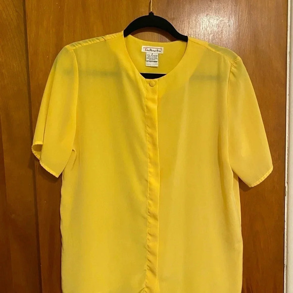 Talbot Yellow Short Sleeves Women’s Covered Button Down Shirt, Size 4 - Picture 1 of 4